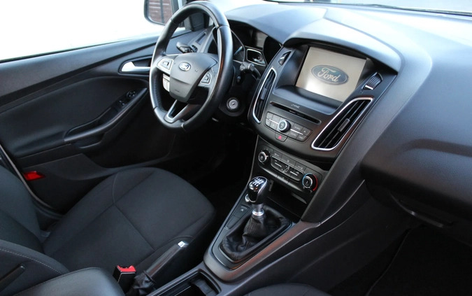Ford Focus cena 35900 przebieg: 212158, rok produkcji 2016 z Olsztyn małe 407